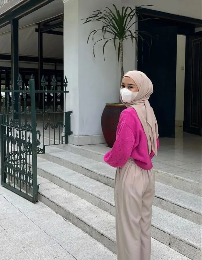 Baju Pink Fanta Cocok Dengan Celana Warna Apa